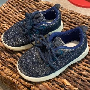 Kids allbird tennis shoes